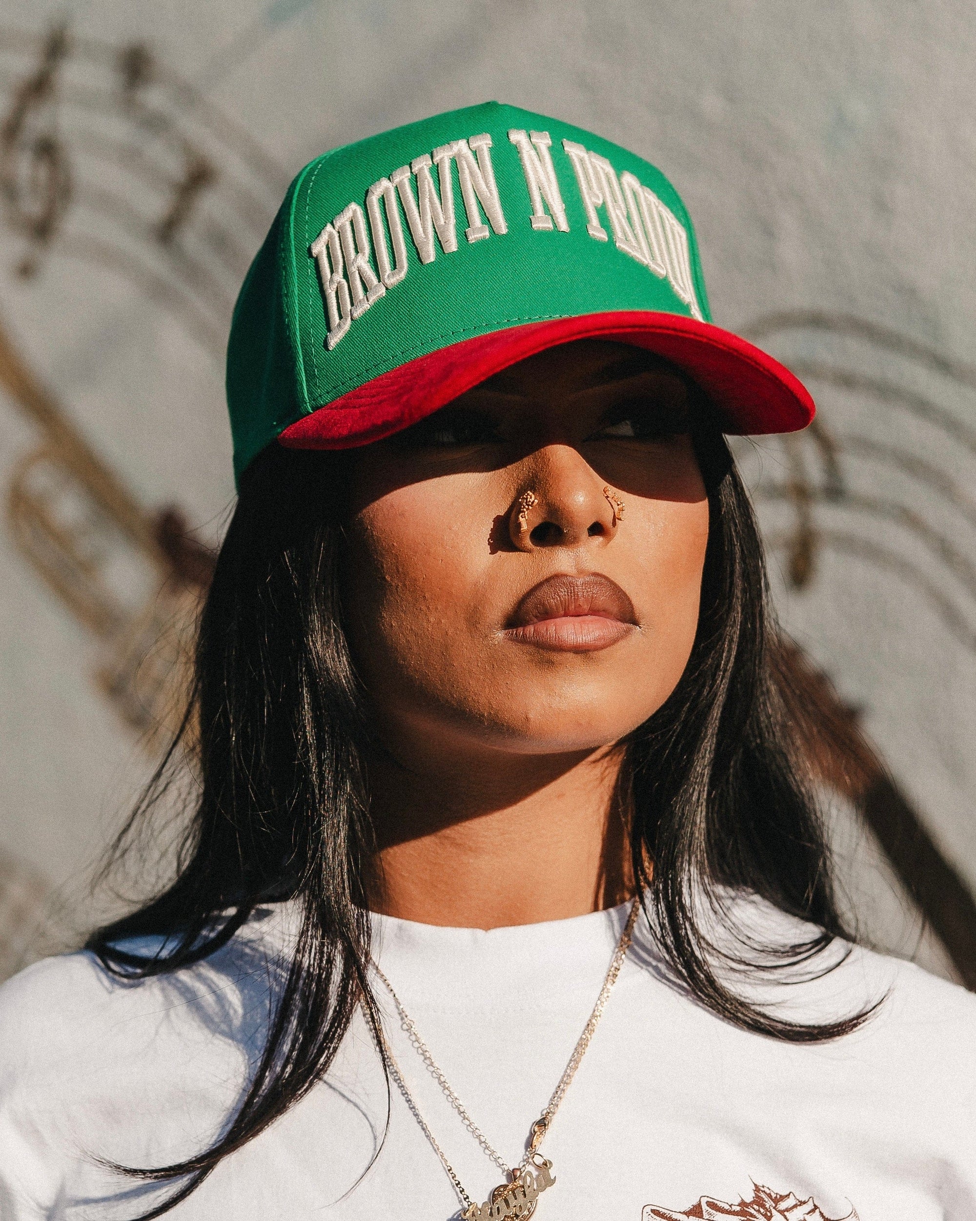 Brown N Proud One size Verde Blanco y Rojo (Suede Brim SnapBack)